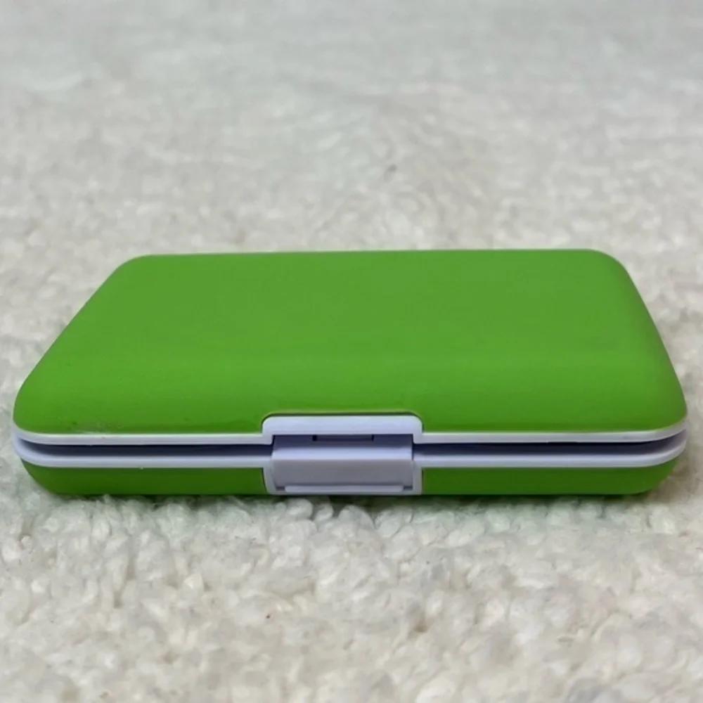 ☀️2/$14☀️Kikkerland Silicone Credit Card ID Case